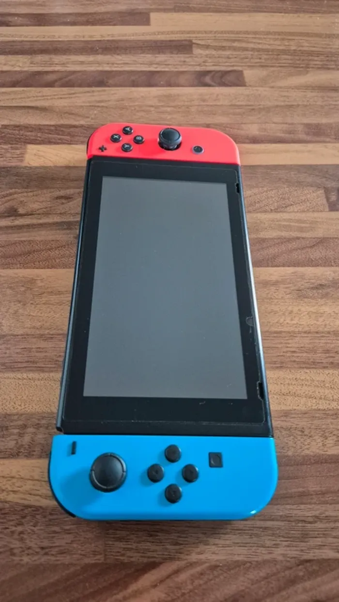 Console Nintendo switch - photo numéro 4