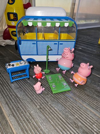Camping car peppa