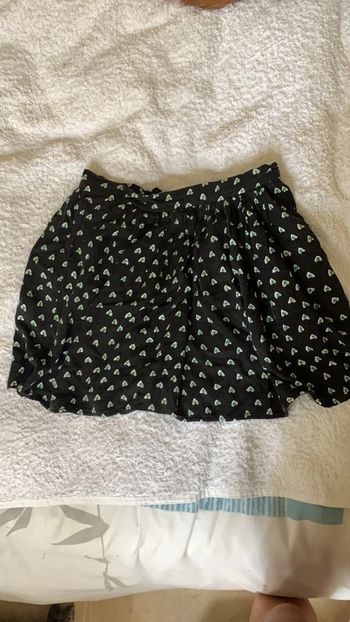 Jupe Mango 34 noire et petits cœurs verts