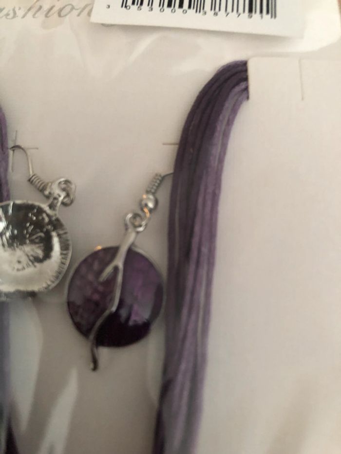 Parure collier et boucles d'oreilles mauves - photo numéro 2