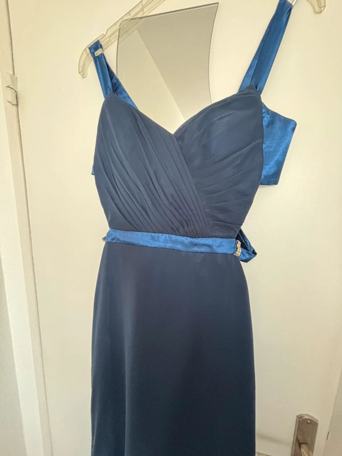 Robe bleu fluide avec traîne T38 - photo numéro 2