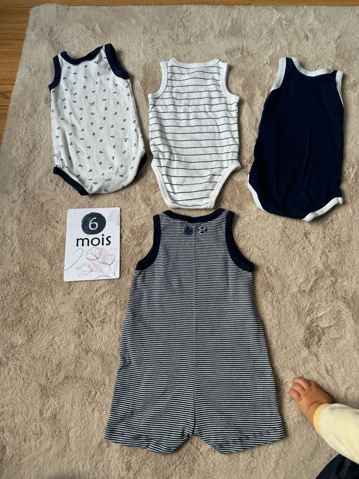 Lot 4 bodies manches courtes marcel 6 mois Petit Bateau Kiabi - photo numéro 7