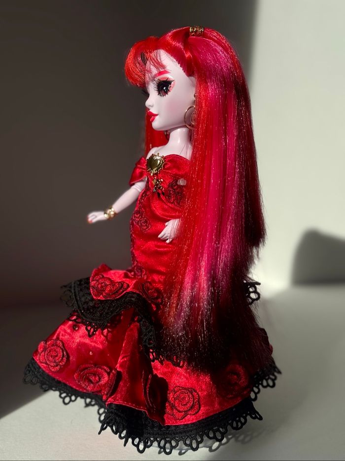 Rosy shadow High Rainbow High custom - photo numéro 6