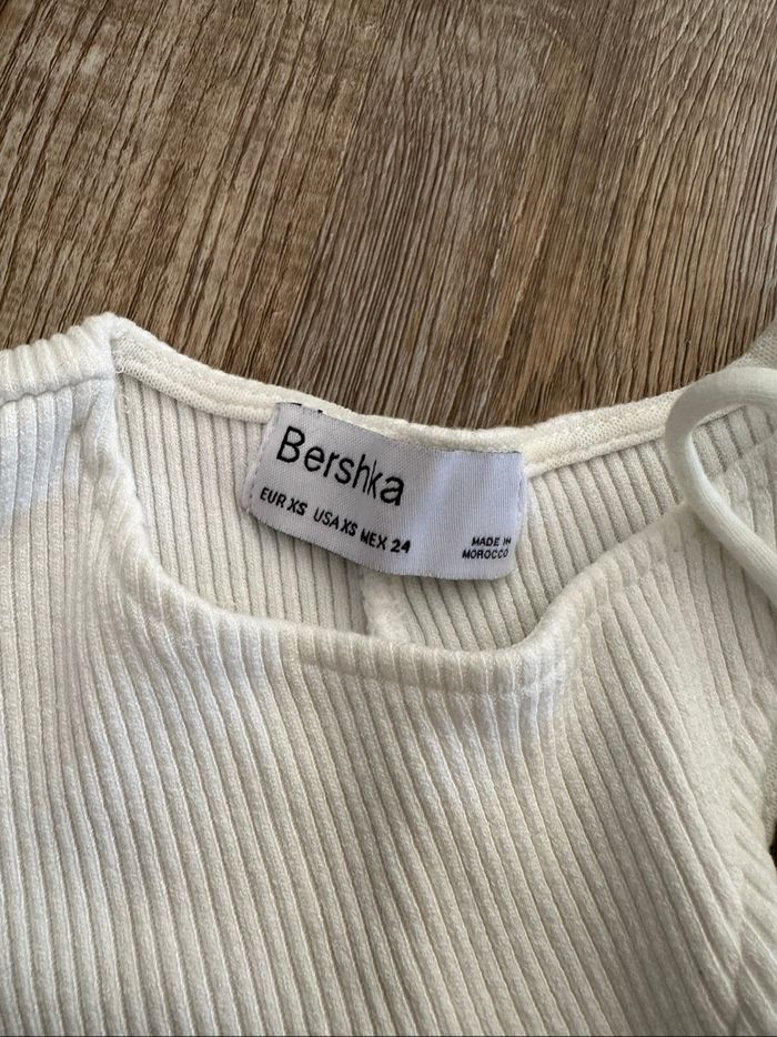 - Robe Bershka - Taille XS / 34 - Très bon état - photo numéro 2