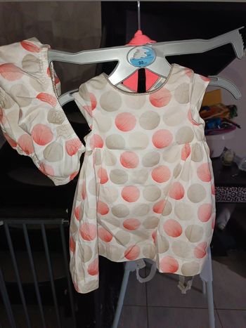 Robe bébé taille 3 mois avec gilet et culotte