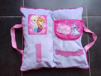 sac de rangement la reine des neiges, poignées légèrement abimées, (voir photo)