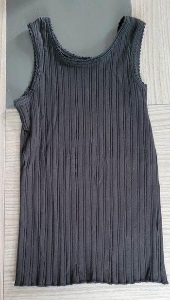 Débardeur noir. Taille 10 ans