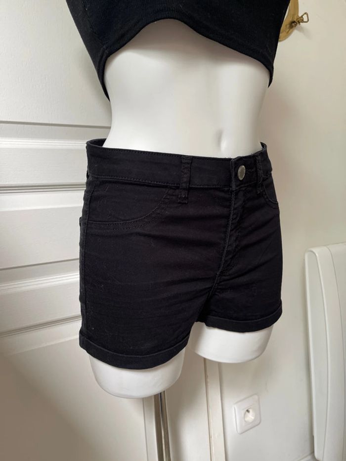 Short noir - photo numéro 4