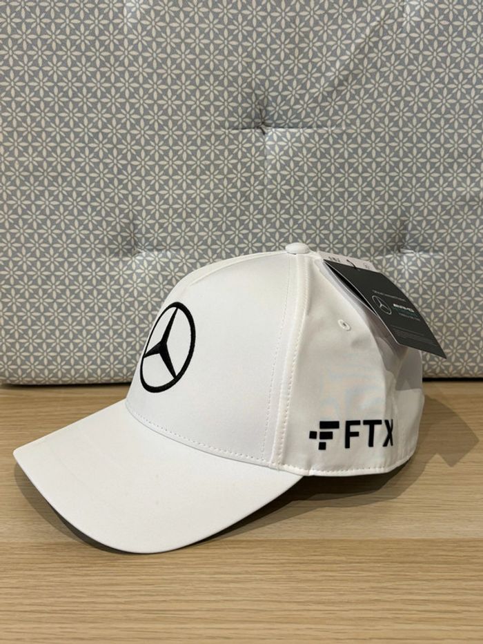 Casquette Blanche Unie "AMG Petronas" - photo numéro 3