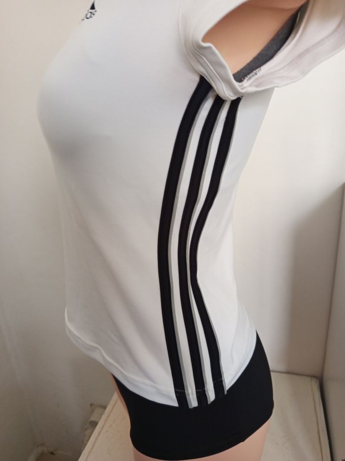 Tee shirt femme Adidas 38 - photo numéro 2