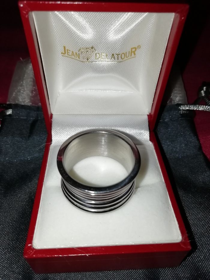 Bague acier inoxydable T. 58 Delatour neuve - photo numéro 1