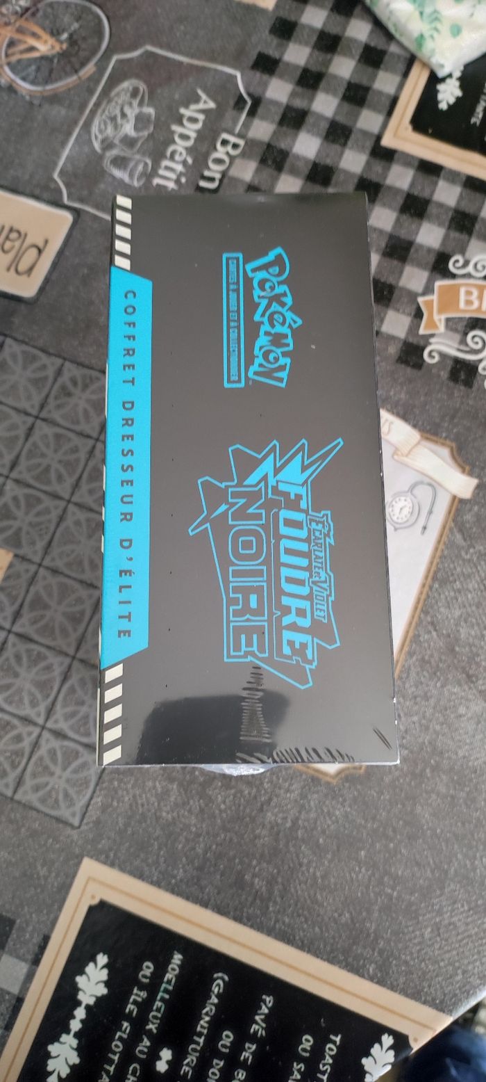 Pokémon ETB - Coffret dresseur d'elite EV10.5 - Foudre noire ( bloc écarlate et violet ) - neuf scellé - photo numéro 5