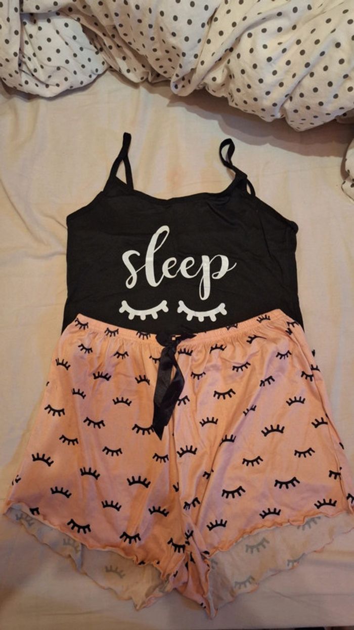 Ensemble pyjama cils