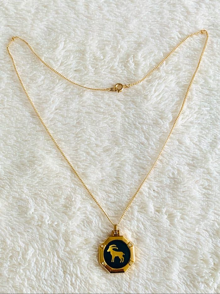 Collier doré Signe du zodiaque Capricorne - photo numéro 2