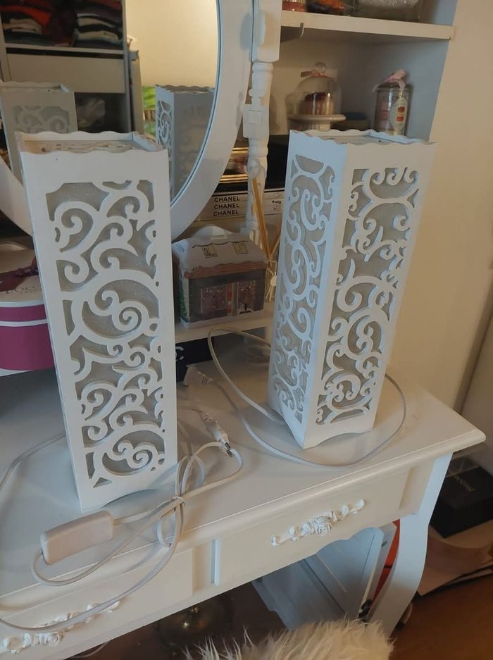 Lot 2 lampes modernes blanches chambre fille ado TBE  🪔