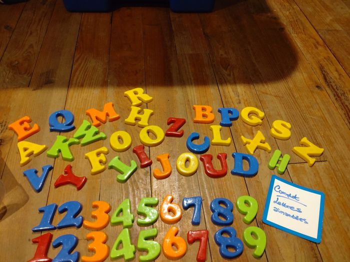 Seau de chiffres et lettres aimantés - photo numéro 4