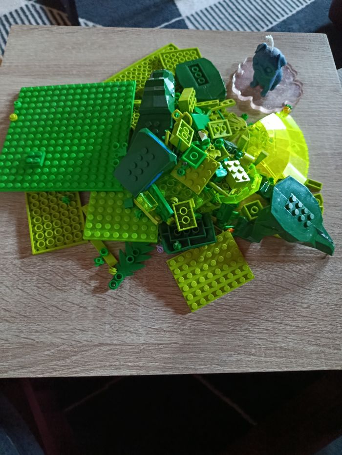 Diverses pièces lego vertes
