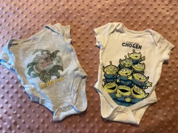 Lot de 2 bodies Disney taille 1 mois