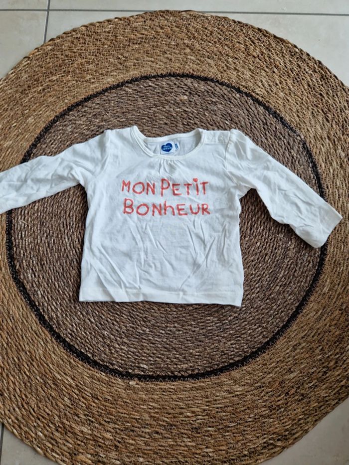 Joli tee-shirt manches longues taille 12 mois
