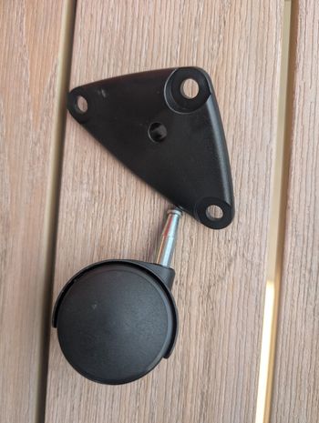 Lot de 8 roulettes noires avec platine neuves