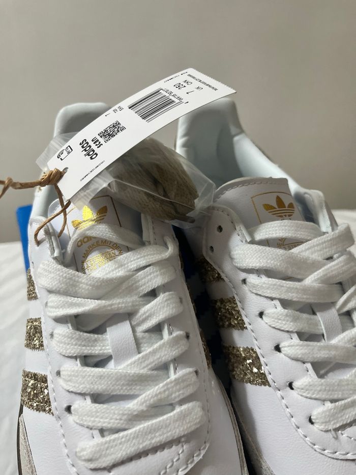 Basket adidas pailleté - photo numéro 4
