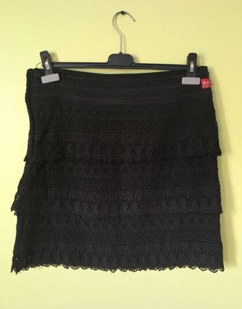 Magnifique jupe noir dentelle