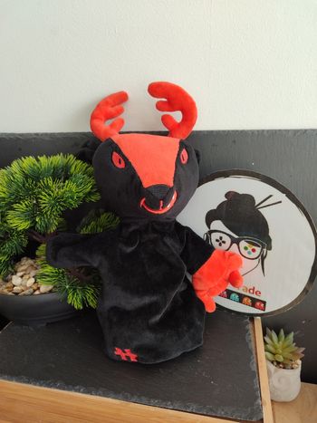 peluche marionnette Hellfest nunnos rouge noir cerf puzzle Festival Metal Doudou
