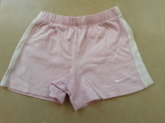 Short rose fille 12-18 mois NIKE