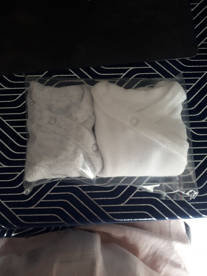 Gilet naissance neuf - photo numéro 2