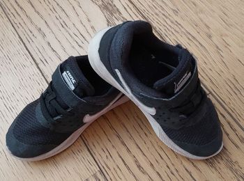 Baskets Nike pointure *27*