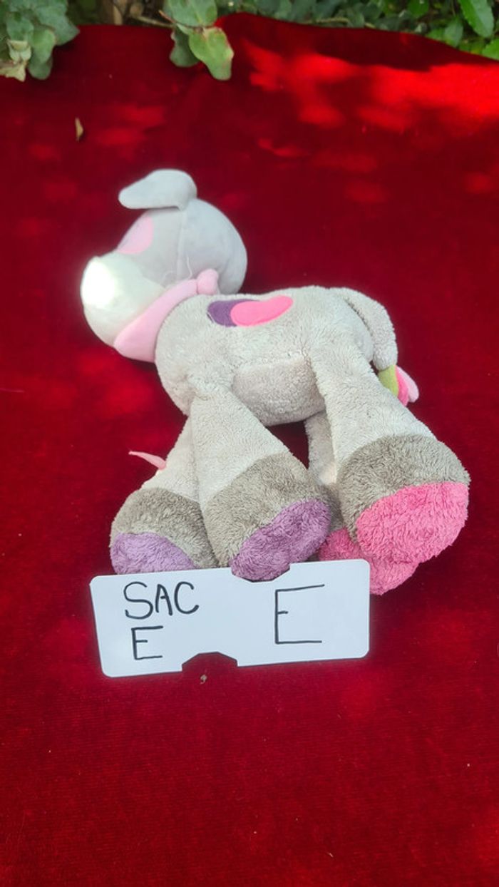 Doudou vache Nattou grise et rose avec cocard rose a l'œil - photo numéro 8