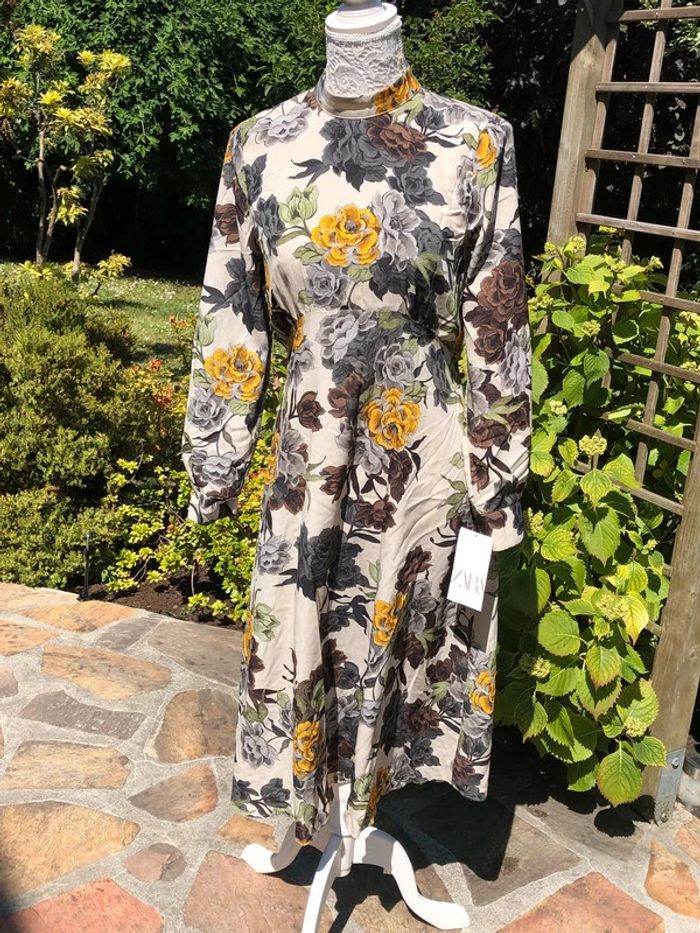 Robe Zara neuve taille S - photo numéro 2