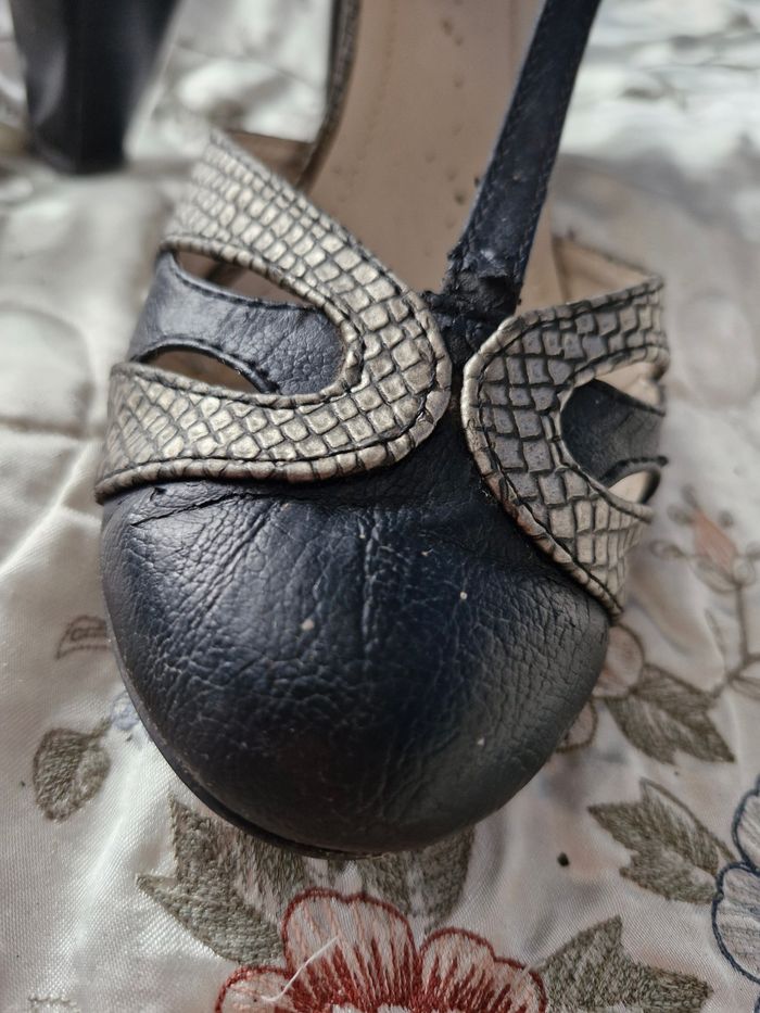 Très jolies sandales talon et brides - photo numéro 5