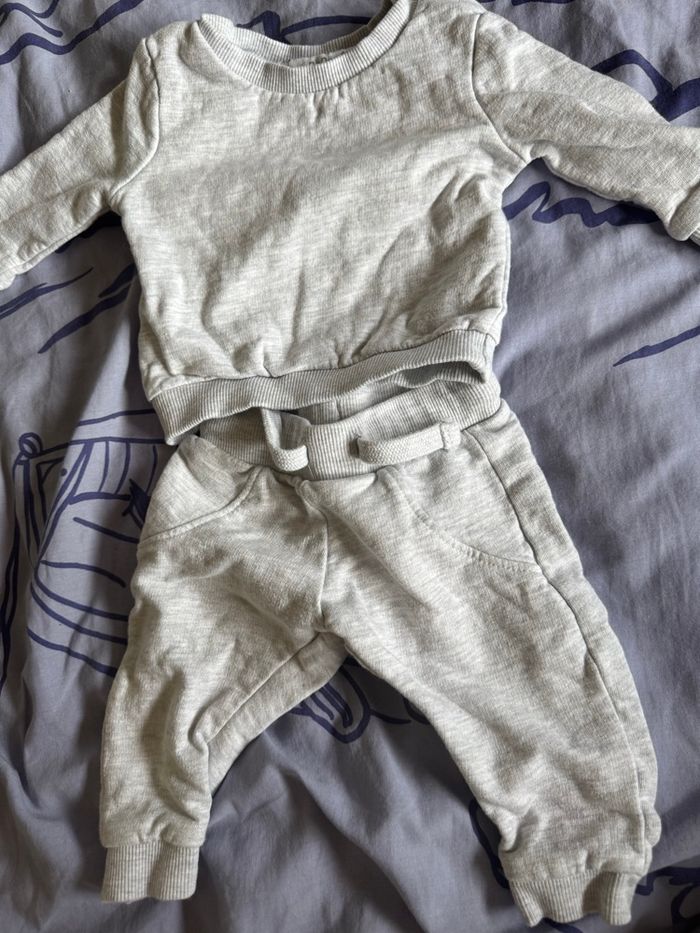 Ensemble gris taille 3 mois - photo numéro 2