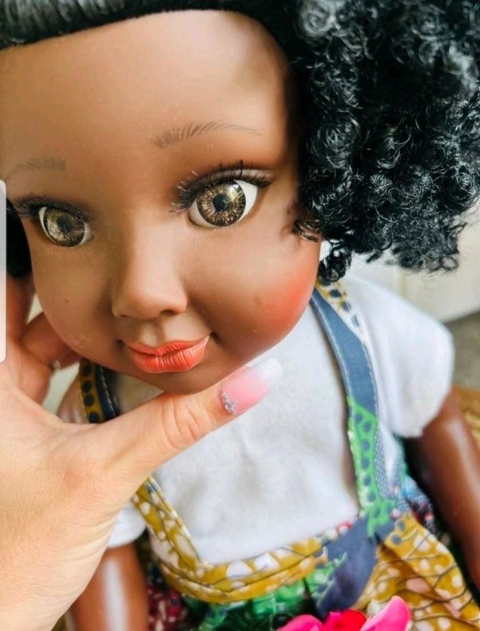 Poupee nairmadolls - photo numéro 2