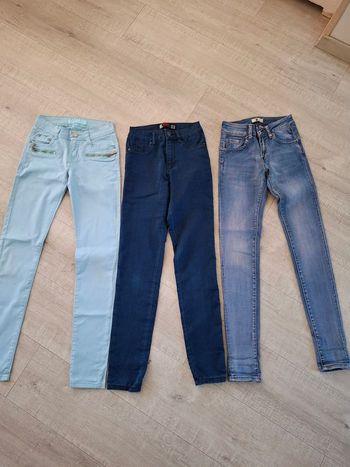 Lot de 3 jeans T 32 ou 14/ 16 ans
3 jeans T 32