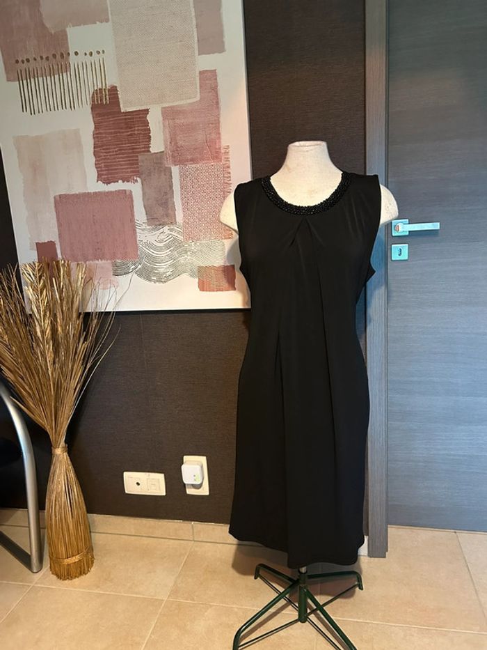 Robe noire Fille à suivre T3