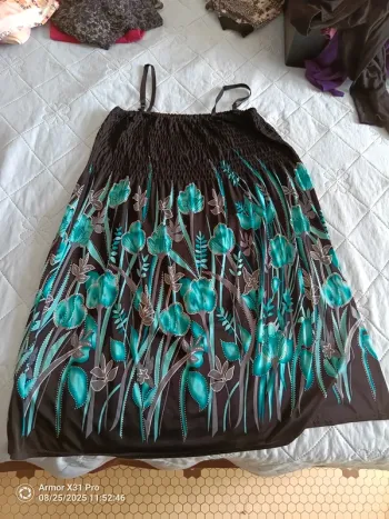 Robe noire fleurs bleu 38