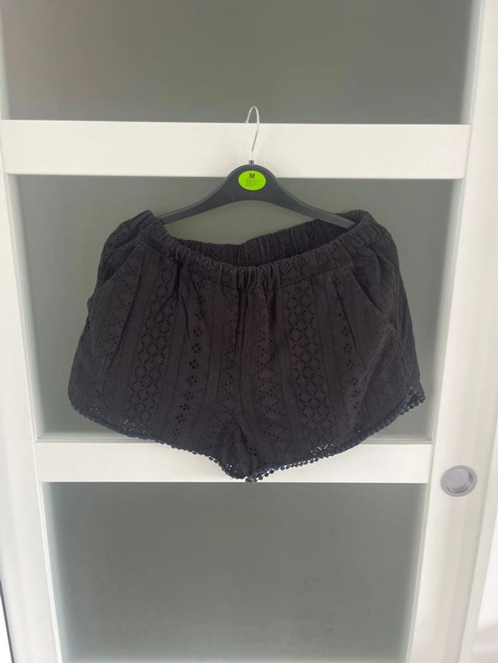 Short noir