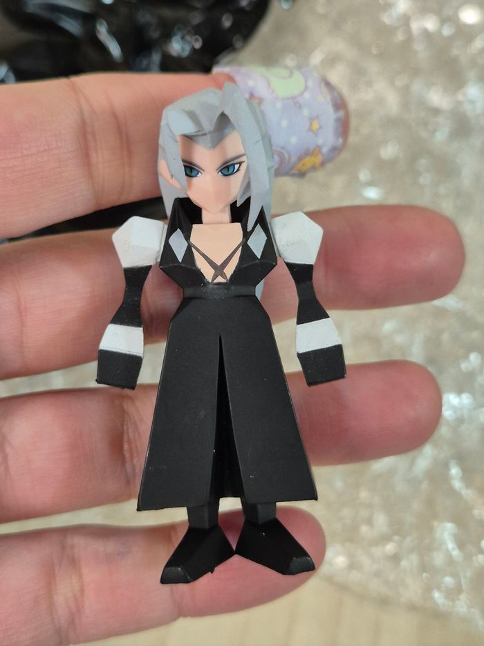 Figurine polygones Final Fantasy VII : Sephiroth - photo numéro 3