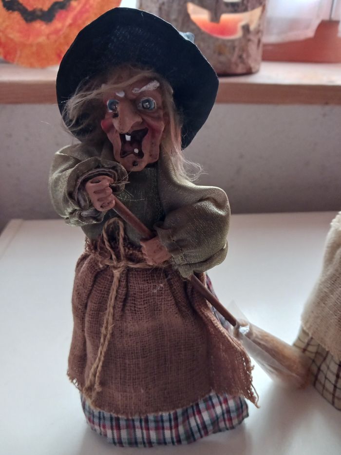 Sorcières, décoration d'halloween - photo numéro 2