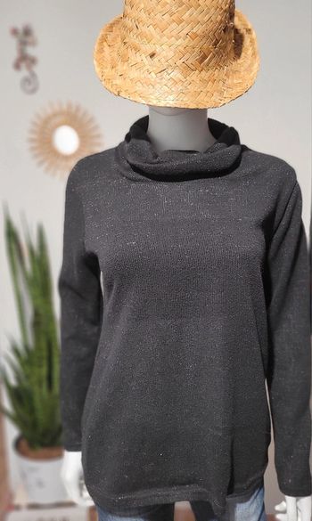 Pull noir brillant