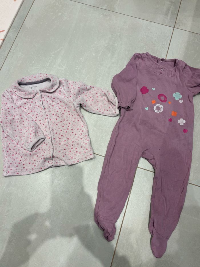 Lot pyjamas 18M