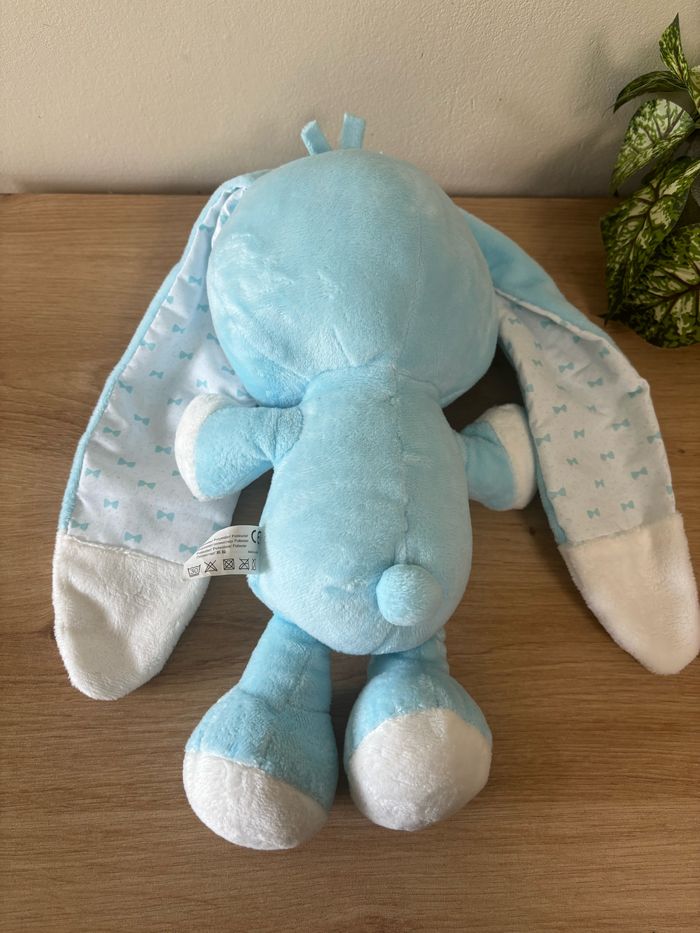 Doudou lapin bleu blanc grandes oreilles Auchan - photo numéro 3