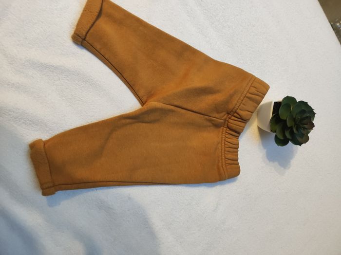 Pantalon jogging moutarde garçon - Taille 3 mois - Kiabi éco conception - photo numéro 3