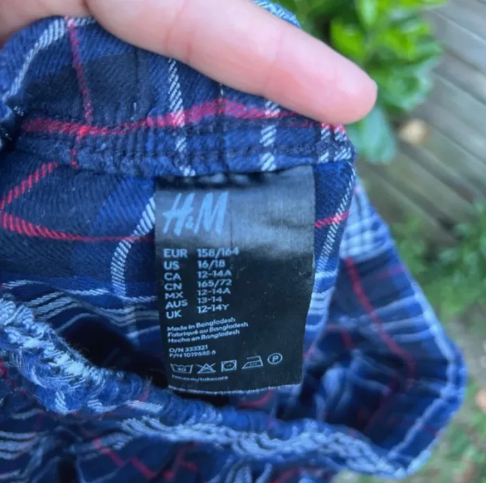 pantalon de la marque H&M, taille 158/164 cm, en très bon état. - photo numéro 2