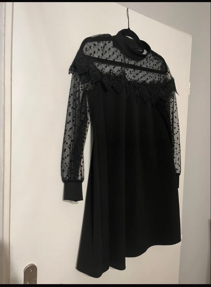 Petite robe noire transparente à dentelle et petit pois - photo numéro 3