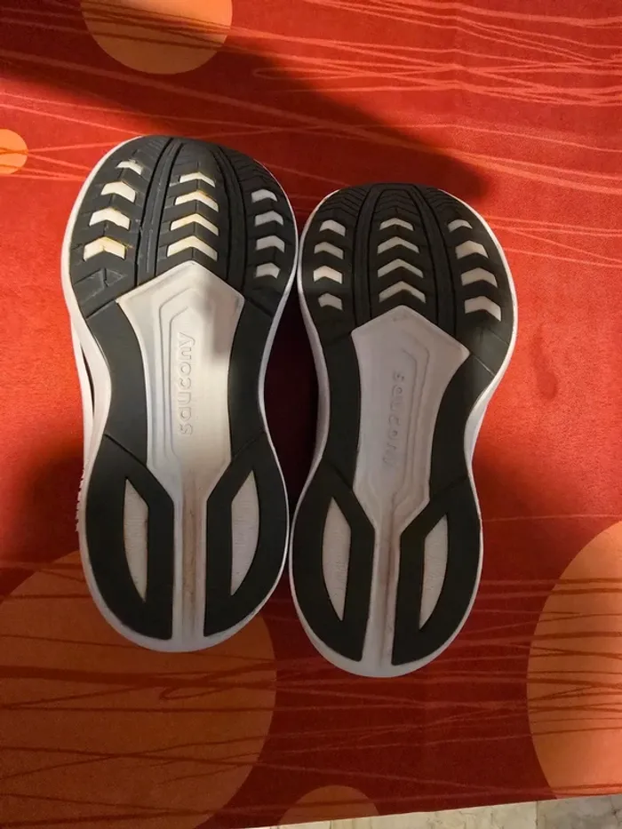 Chaussure de sport - photo numéro 9