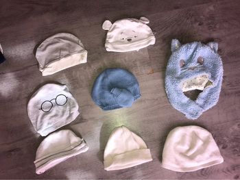 Lot bonnets bébé