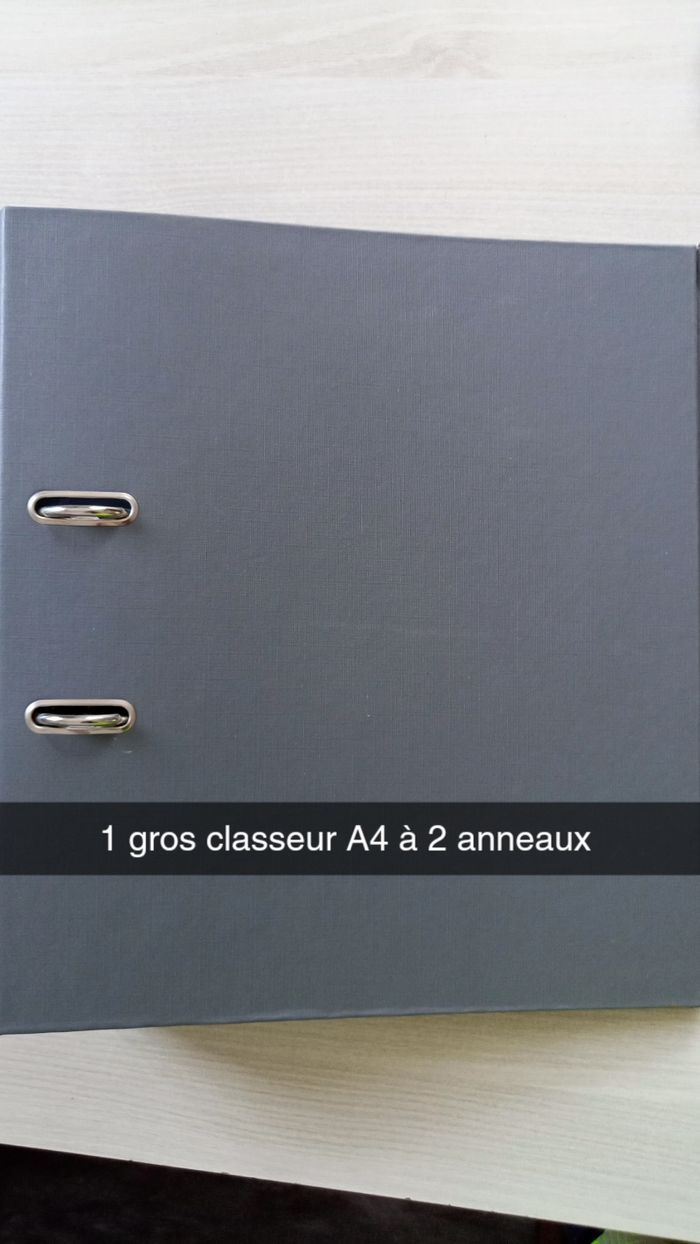 Gros lot d'affaires scolaires - photo numéro 2